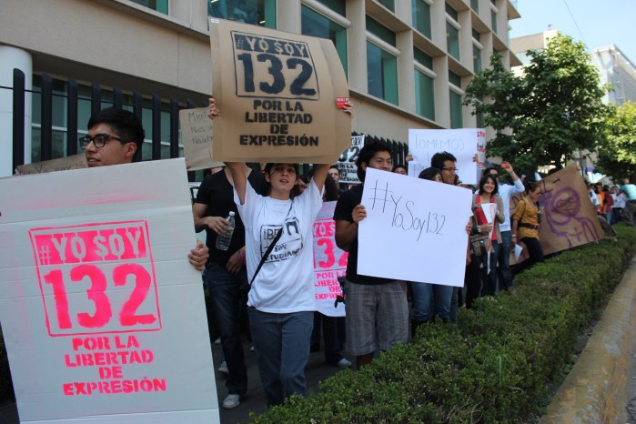 Universidad Iberoamericana Students walking to Televisa. Picture taken by: Andrea Arzaba Universidad Iberoamericana Students walking to Televisa. Picture taken by: Andrea Arzaba